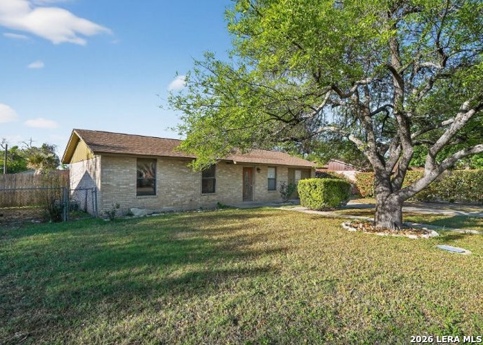 2203 Colony Drive Hondo TX 78861