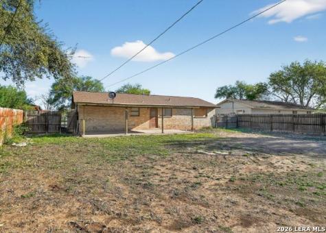 2203 Colony Drive Hondo TX 78861
