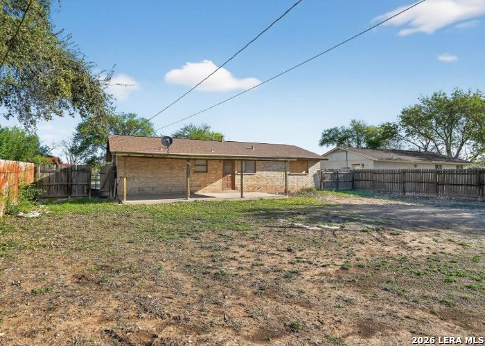 2203 Colony Drive Hondo TX 78861