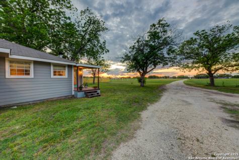 15592 Miller St Hedwig TX 78152