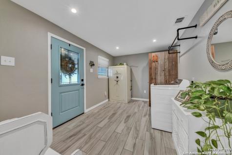 15592 Miller St Hedwig TX 78152