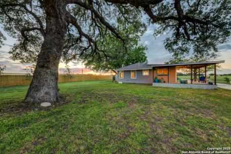 15592 Miller St Hedwig TX 78152