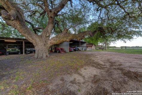 15592 Miller St Hedwig TX 78152