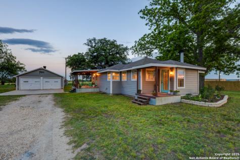 15592 Miller St Hedwig TX 78152