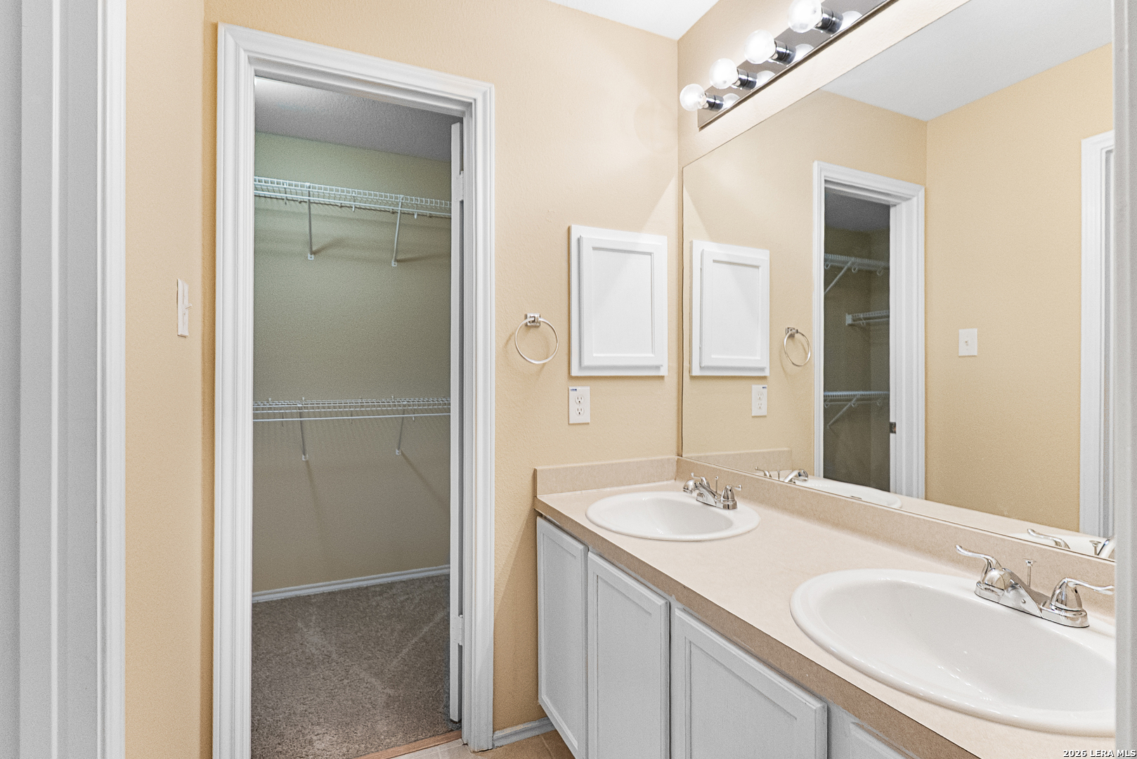 8635 Sunny Oaks San Antonio TX 78250