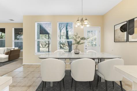 8635 Sunny Oaks San Antonio TX 78250