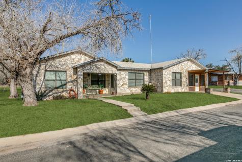 501 Green Street Poth TX 78147