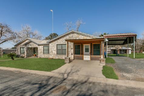 501 Green Street Poth TX 78147