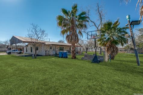 501 Green Street Poth TX 78147