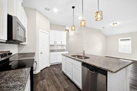 5407 Pearl Valley San Antonio TX 78242