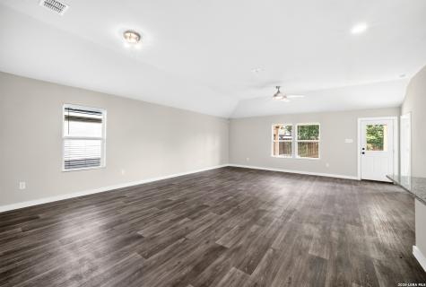 5407 Pearl Valley San Antonio TX 78242