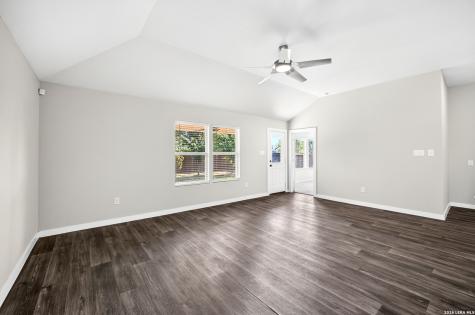 5407 Pearl Valley San Antonio TX 78242