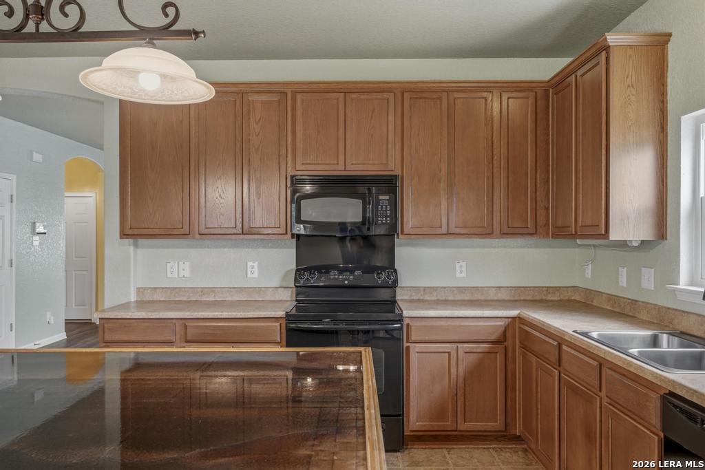 2102 Red Rock Crossing San Antonio TX 78245