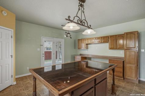 2102 Red Rock Crossing San Antonio TX 78245