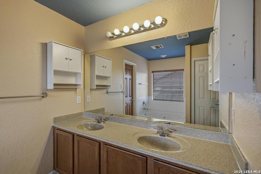 2102 Red Rock Crossing San Antonio TX 78245