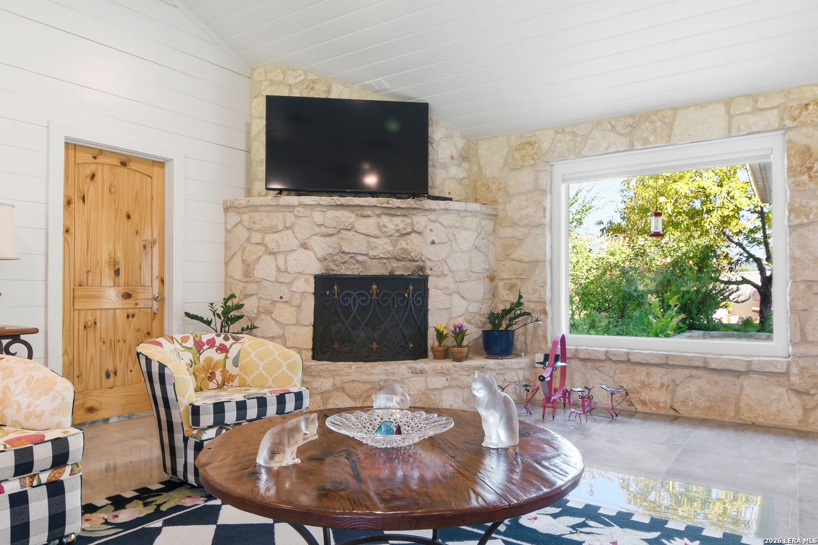 626 Camino Del Rancho Concan TX 78838