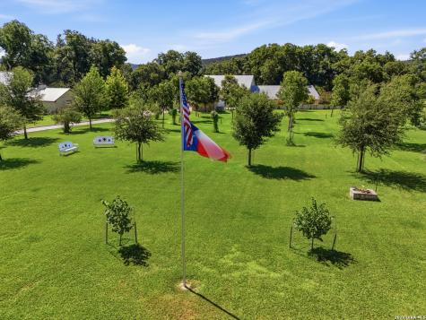 626 Camino Del Rancho Concan TX 78838