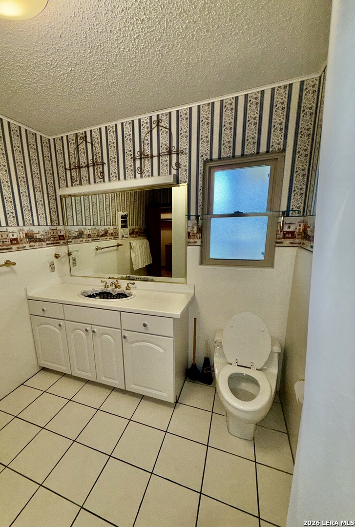905 Black Street Uvalde TX 78801