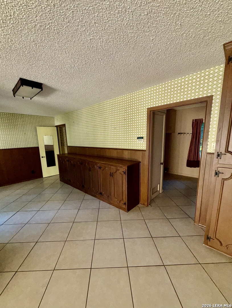 905 Black Street Uvalde TX 78801