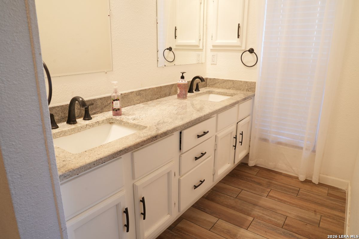 3402 Tree Hill San Antonio TX 78230