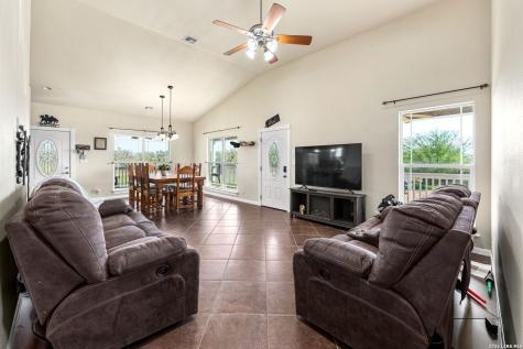 1006 Buch Lane Cuero TX 77954