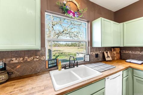 1006 Buch Lane Cuero TX 77954