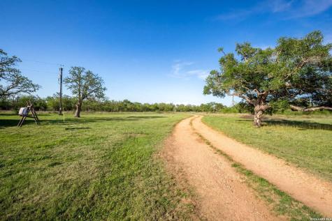 1006 Buch Lane Cuero TX 77954