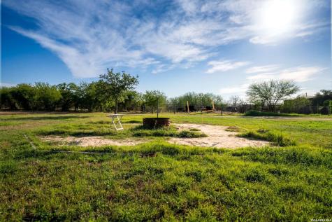 1006 Buch Lane Cuero TX 77954