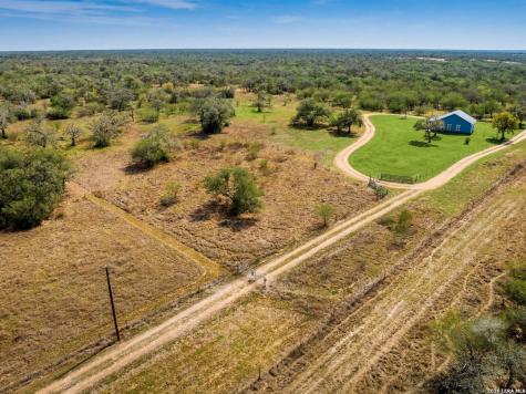 1006 Buch Lane Cuero TX 77954