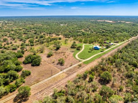 1006 Buch Lane Cuero TX 77954