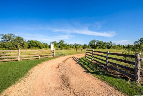 1006 Buch Lane Cuero TX 77954