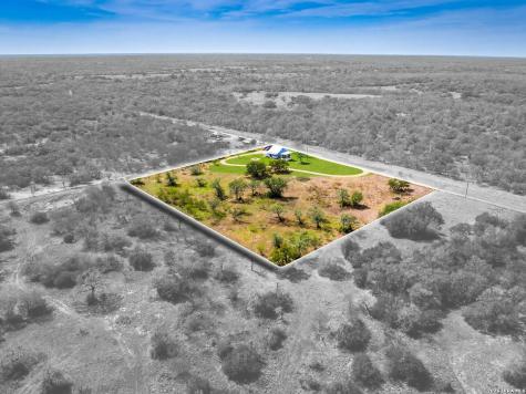 1006 Buch Lane Cuero TX 77954