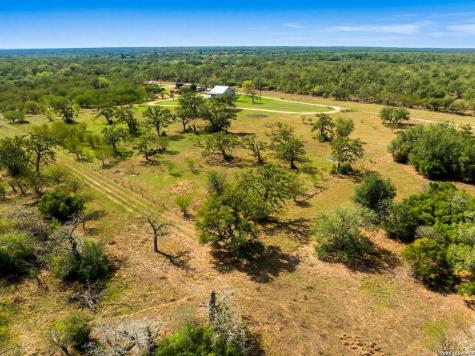 1006 Buch Lane Cuero TX 77954