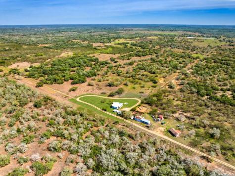 1006 Buch Lane Cuero TX 77954