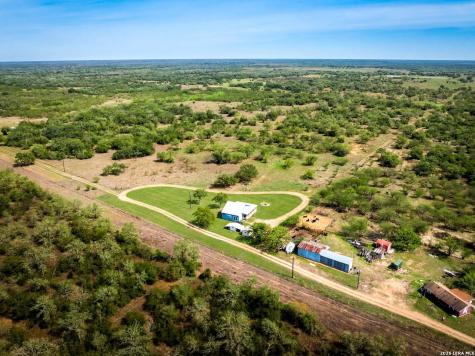1006 Buch Lane Cuero TX 77954