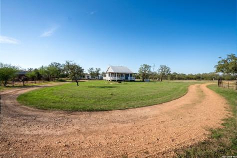 1006 Buch Lane Cuero TX 77954
