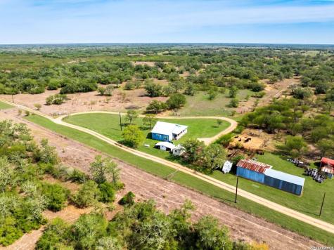 1006 Buch Lane Cuero TX 77954