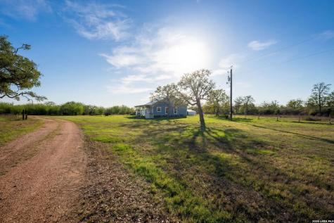 1006 Buch Lane Cuero TX 77954