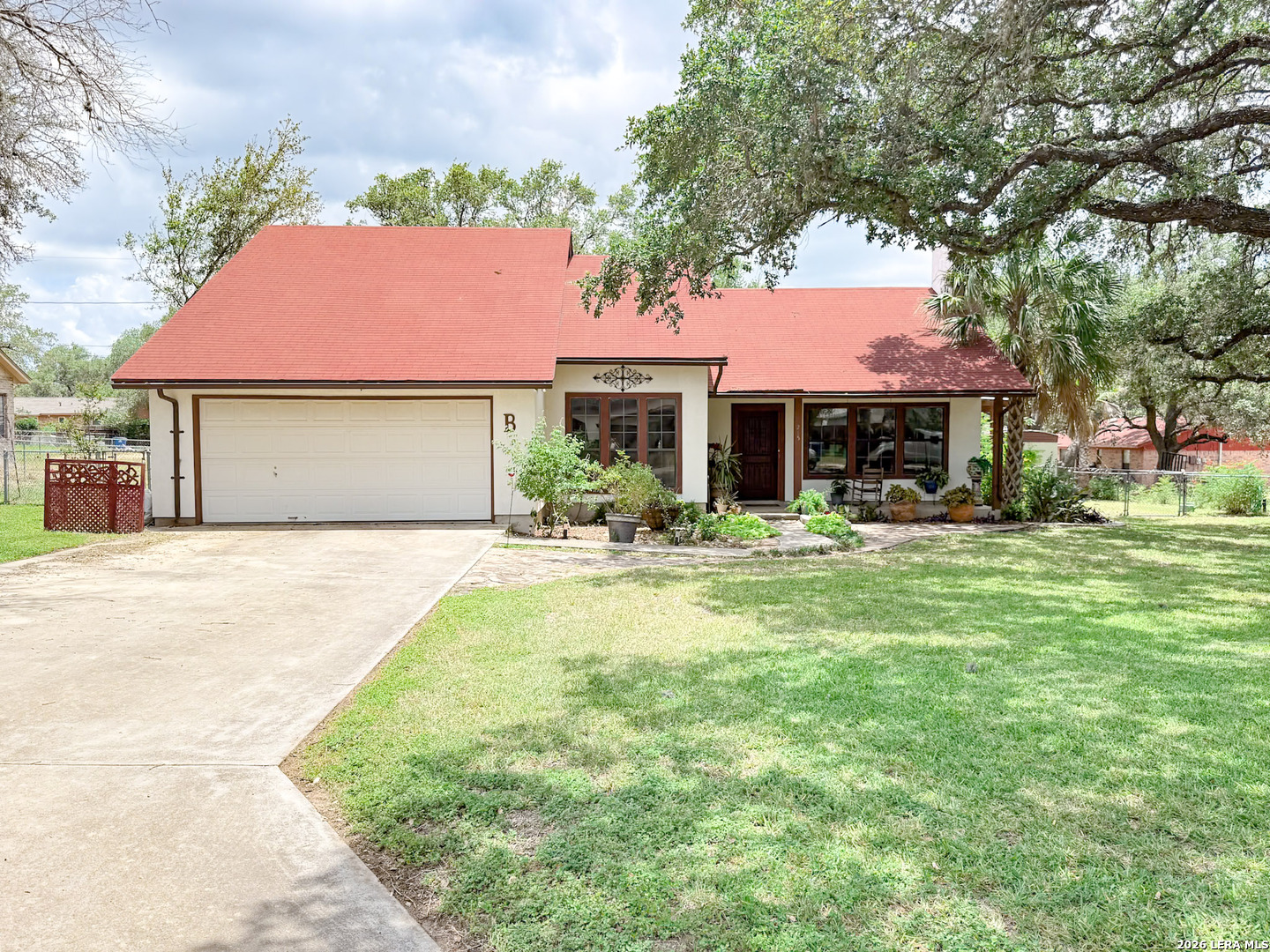 215 Sollock Drive Devine TX 78016