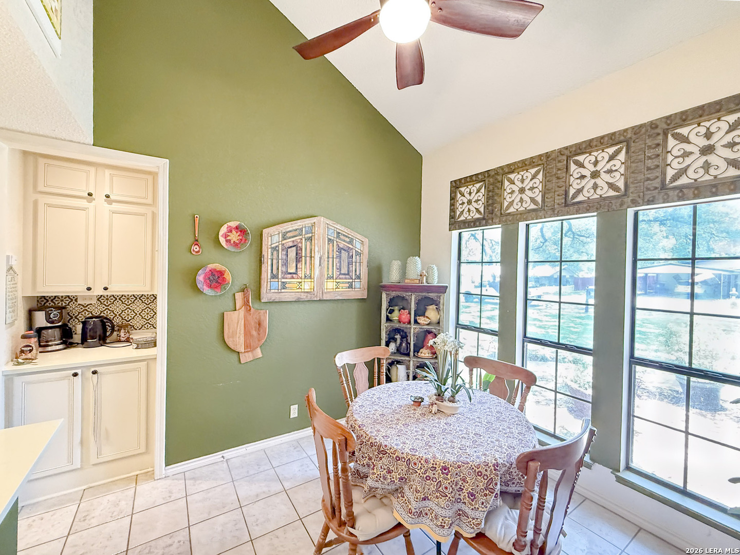 215 Sollock Drive Devine TX 78016