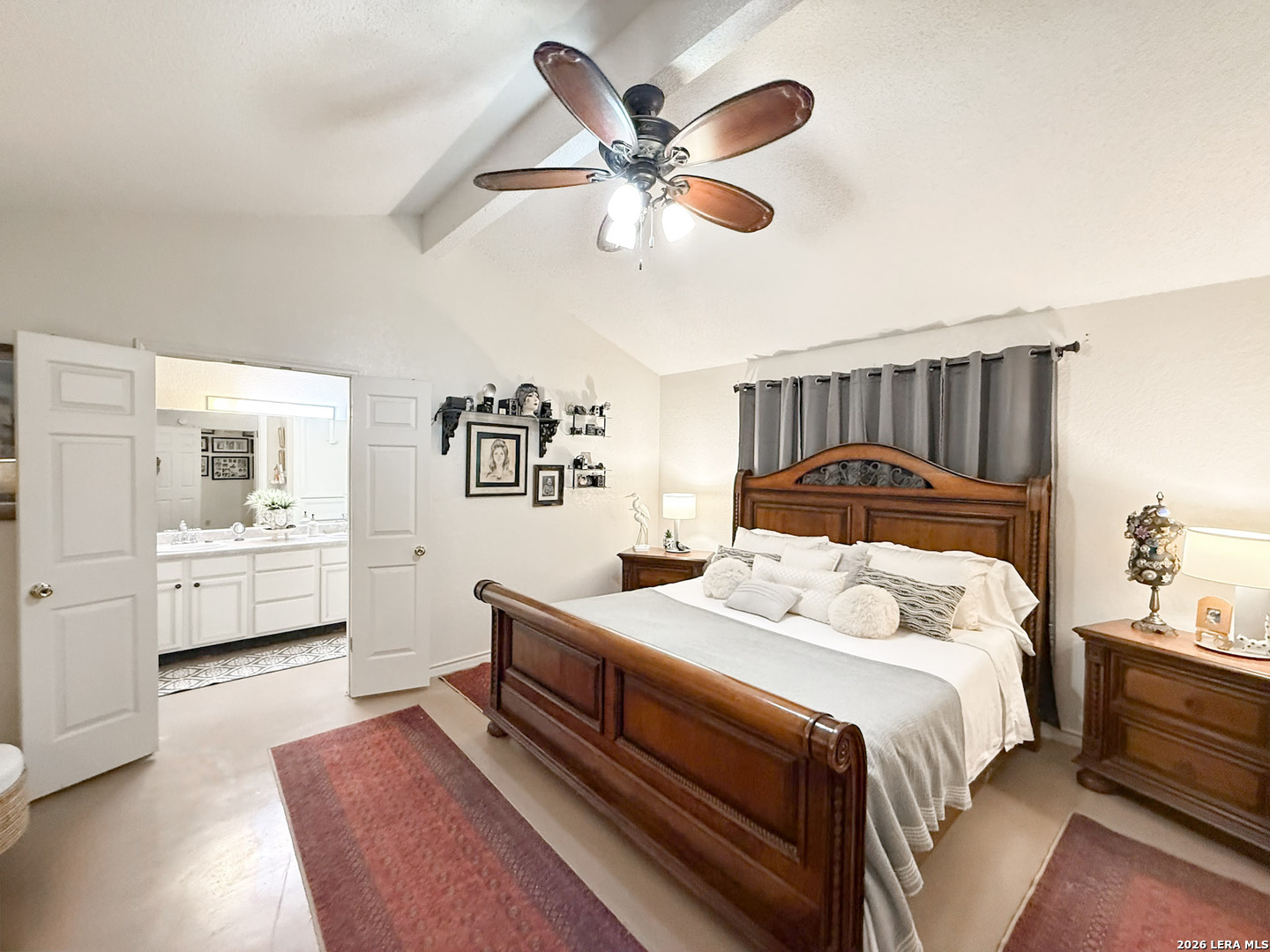 215 Sollock Drive Devine TX 78016