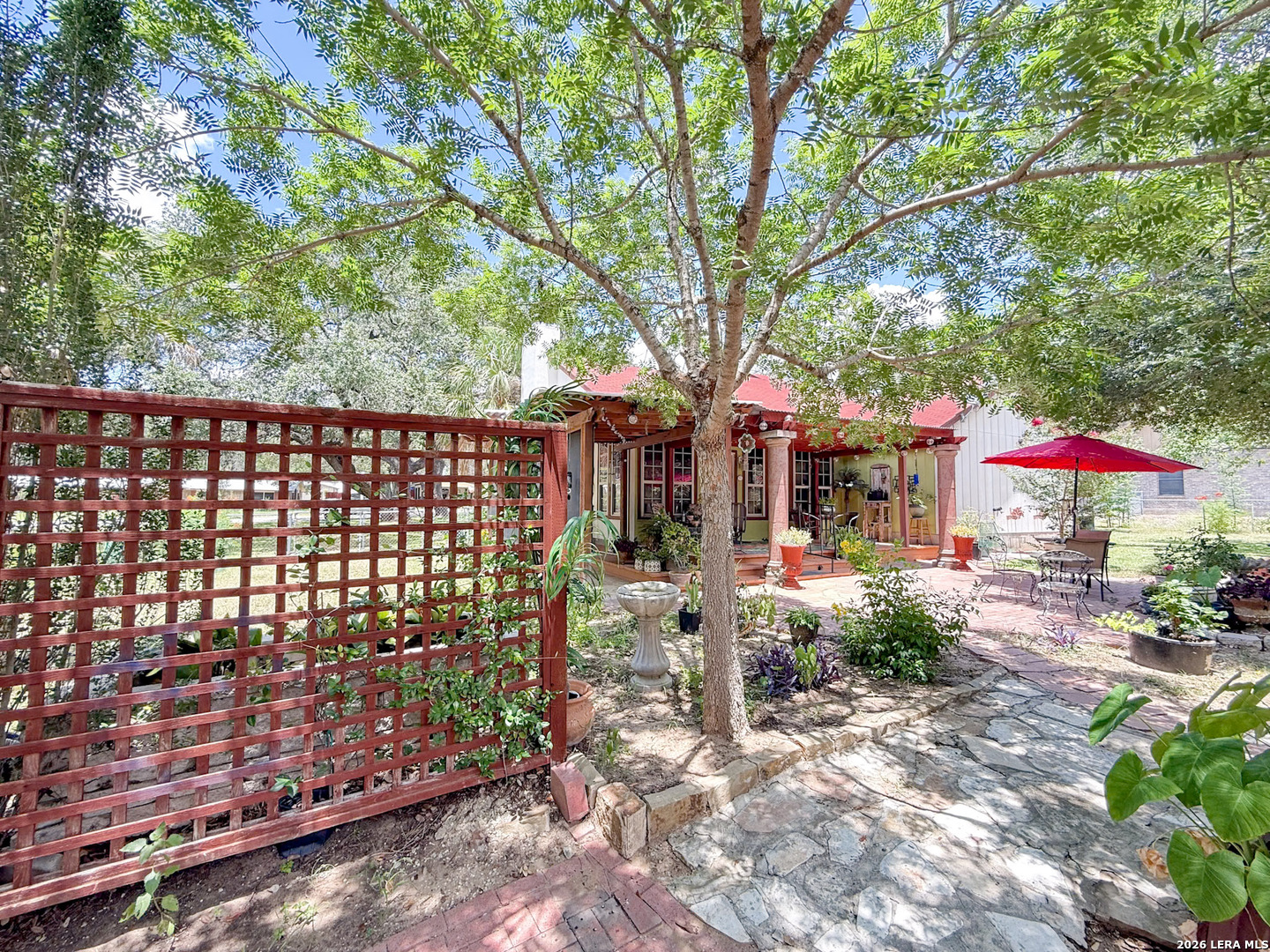 215 Sollock Drive Devine TX 78016