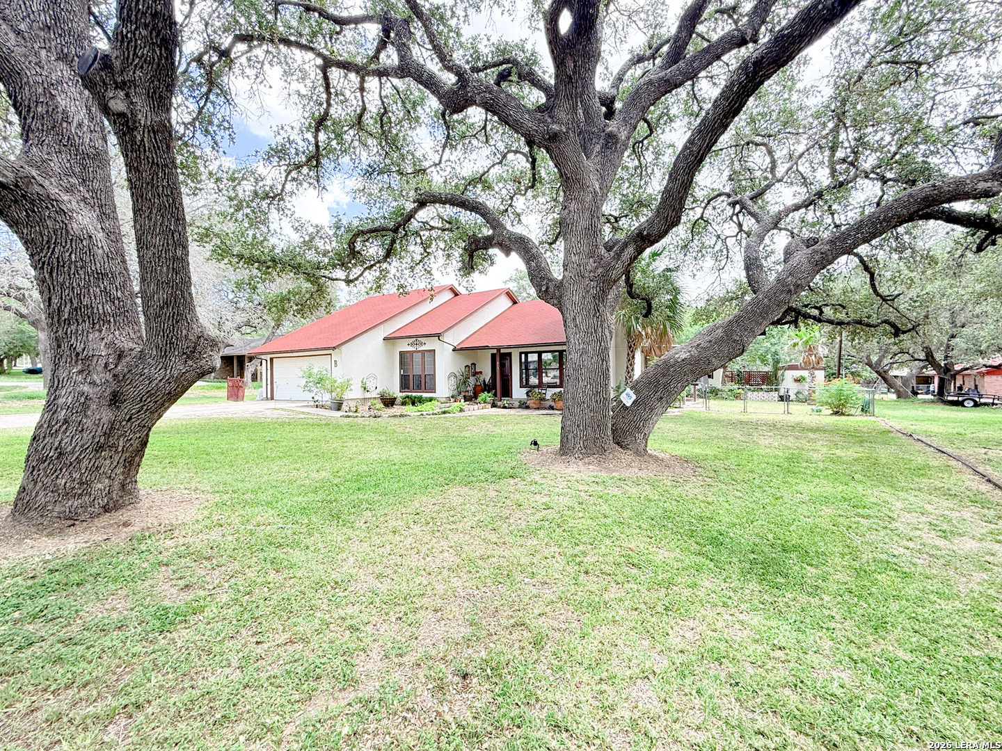 215 Sollock Drive Devine TX 78016