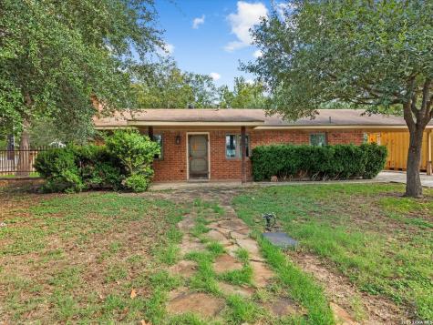 123 W Klingemann Street New Braunfels TX 78130