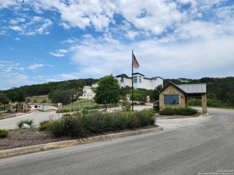 502 Winding Ravine San Antonio TX 78258