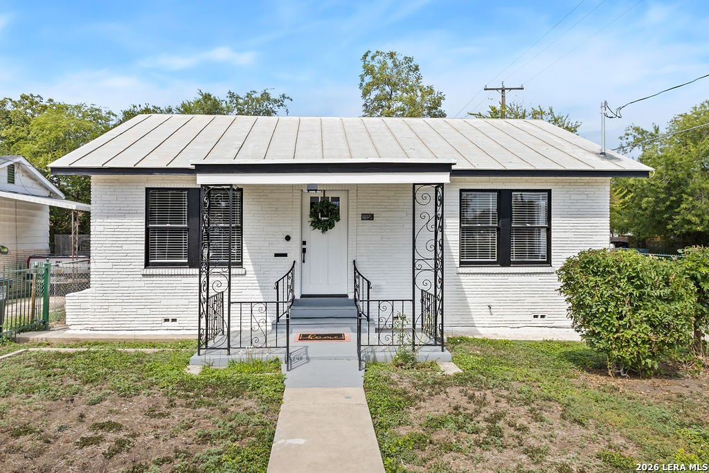 2055 E Crockett Street San Antonio TX 78202