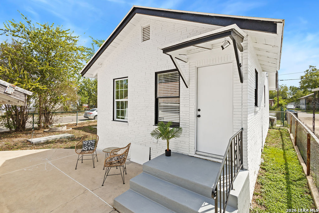 2055 E Crockett Street San Antonio TX 78202