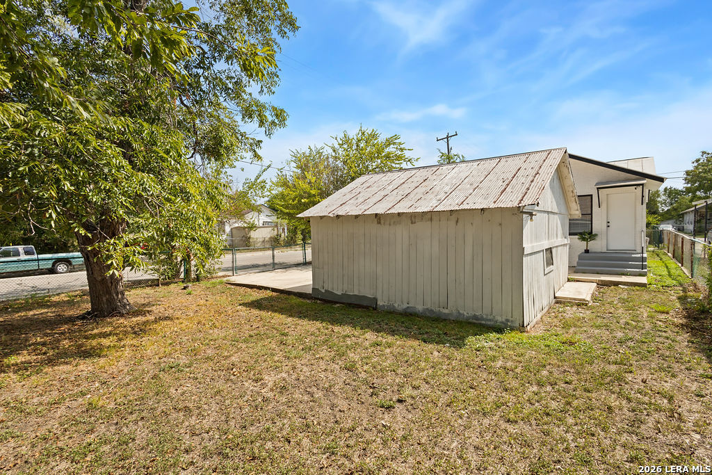2055 E Crockett Street San Antonio TX 78202