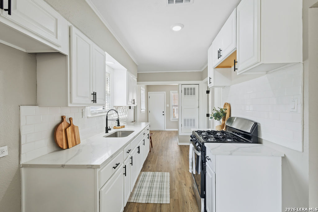 2055 E Crockett Street San Antonio TX 78202