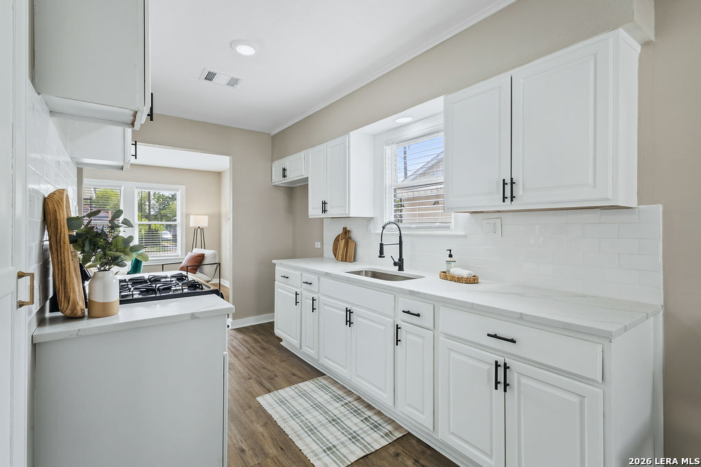 2055 E Crockett Street San Antonio TX 78202